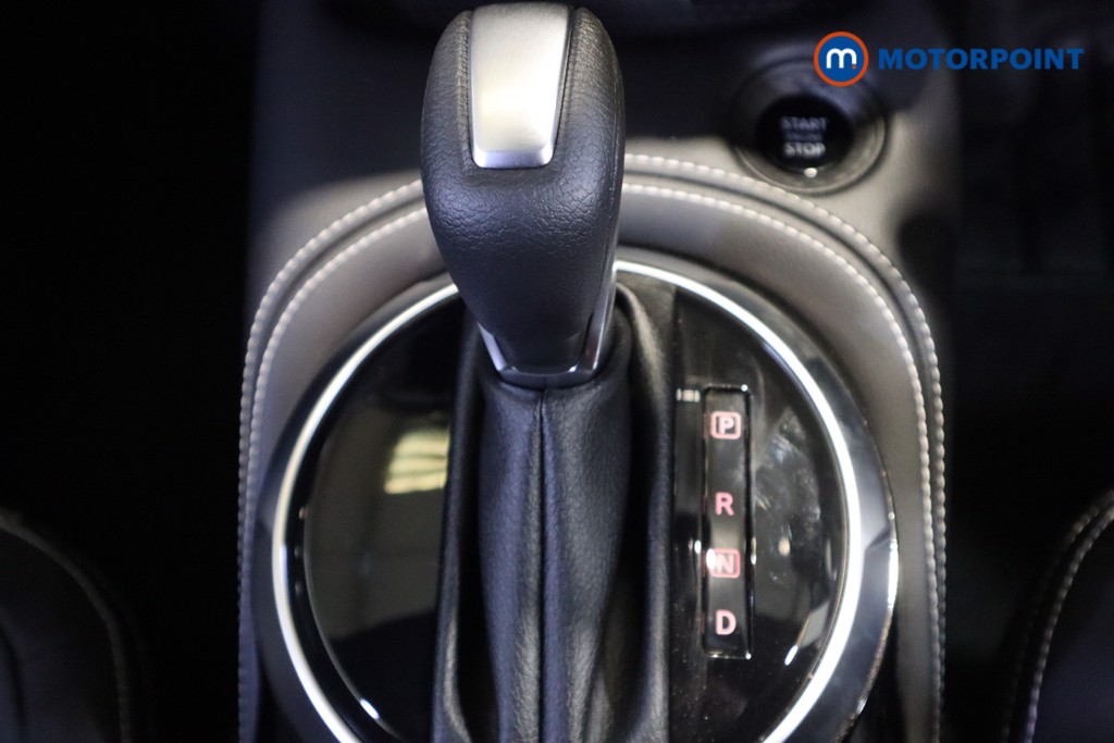 Nissan Juke Tekna Automatic Petrol SUV - Stock Number (1596733) - 5th supplementary image