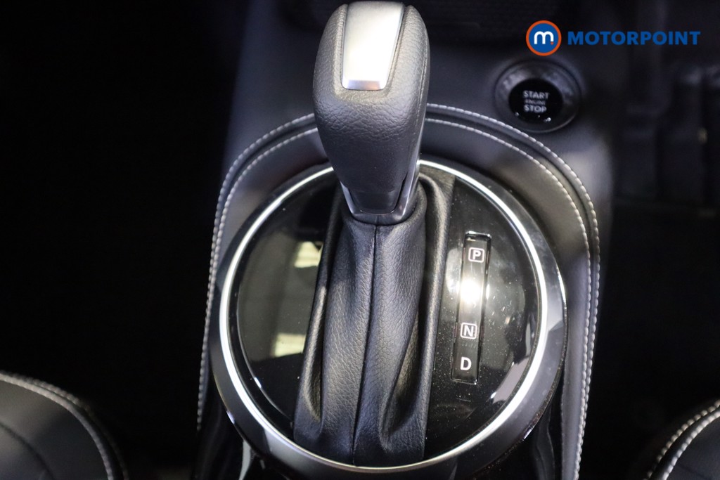 Nissan Juke Tekna Automatic Petrol SUV - Stock Number (1596734) - 5th supplementary image