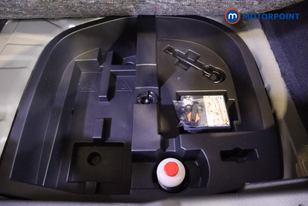 Nissan Juke Tekna Automatic Petrol SUV - Stock Number (1596734) - 27th supplementary image