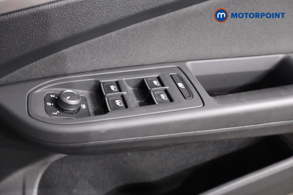 Volkswagen Golf Life Manual Petrol Hatchback - Stock Number (1596936) - 9th supplementary image