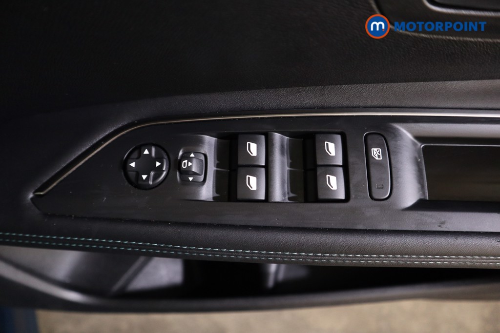 Peugeot 3008 Allure Premium-Plus Manual Petrol SUV - Stock Number (1596992) - 9th supplementary image