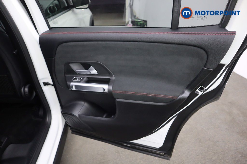 Mercedes-Benz GLB Amg Line Automatic Petrol SUV - Stock Number (1597280) - 26th supplementary image