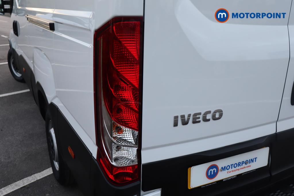 Iveco Daily Business Manual Diesel High Volume-High Roof Van - Stock Number (1597400) - 9th supplementary image