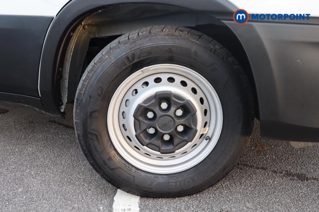 Iveco Daily Business Manual Diesel High Volume-High Roof Van - Stock Number (1597400) - 13th supplementary image