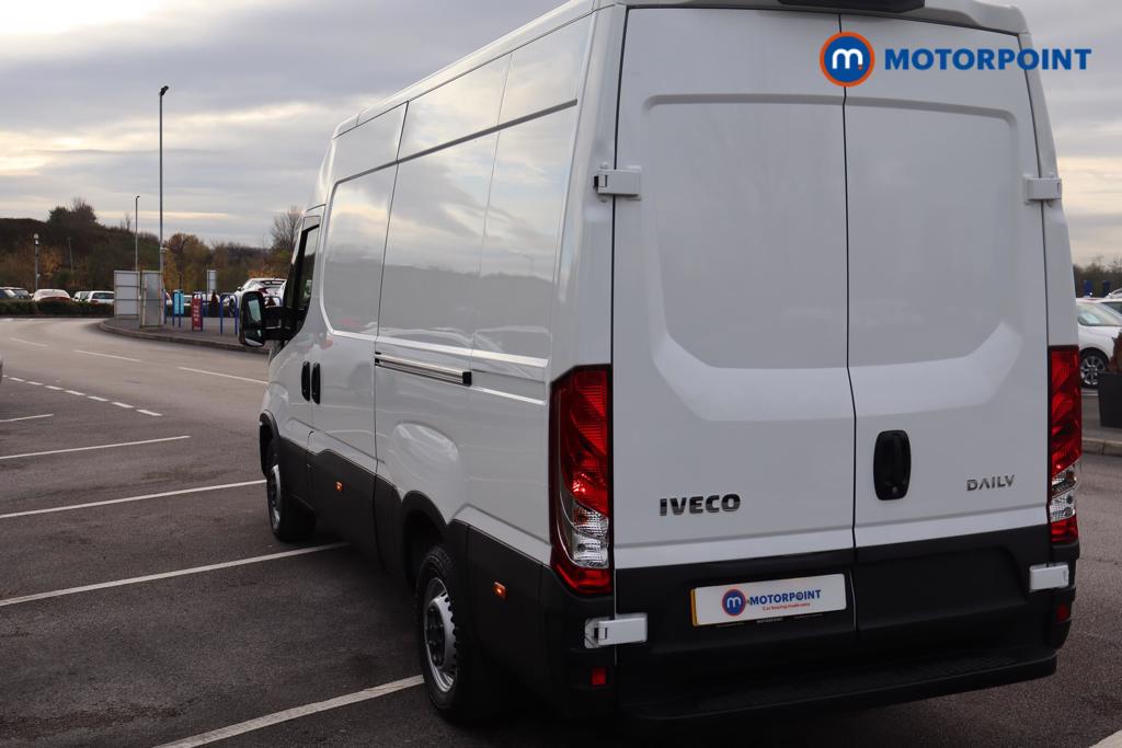 Iveco Daily Business Manual Diesel High Volume-High Roof Van - Stock Number (1597402) - 9th supplementary image