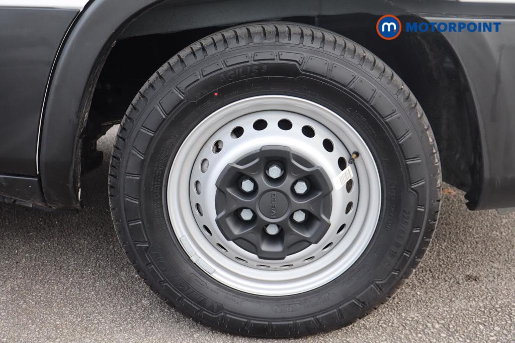 Iveco Daily Business Manual Diesel High Volume-High Roof Van - Stock Number (1597402) - 14th supplementary image