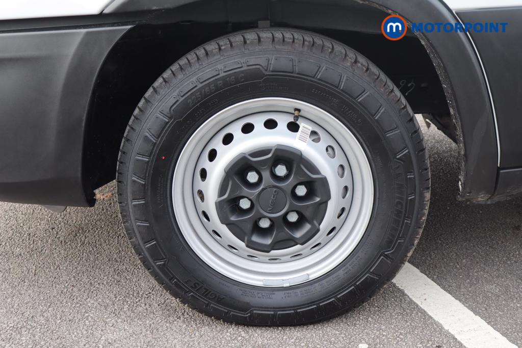 Iveco Daily Business Manual Diesel High Volume-High Roof Van - Stock Number (1597402) - 15th supplementary image