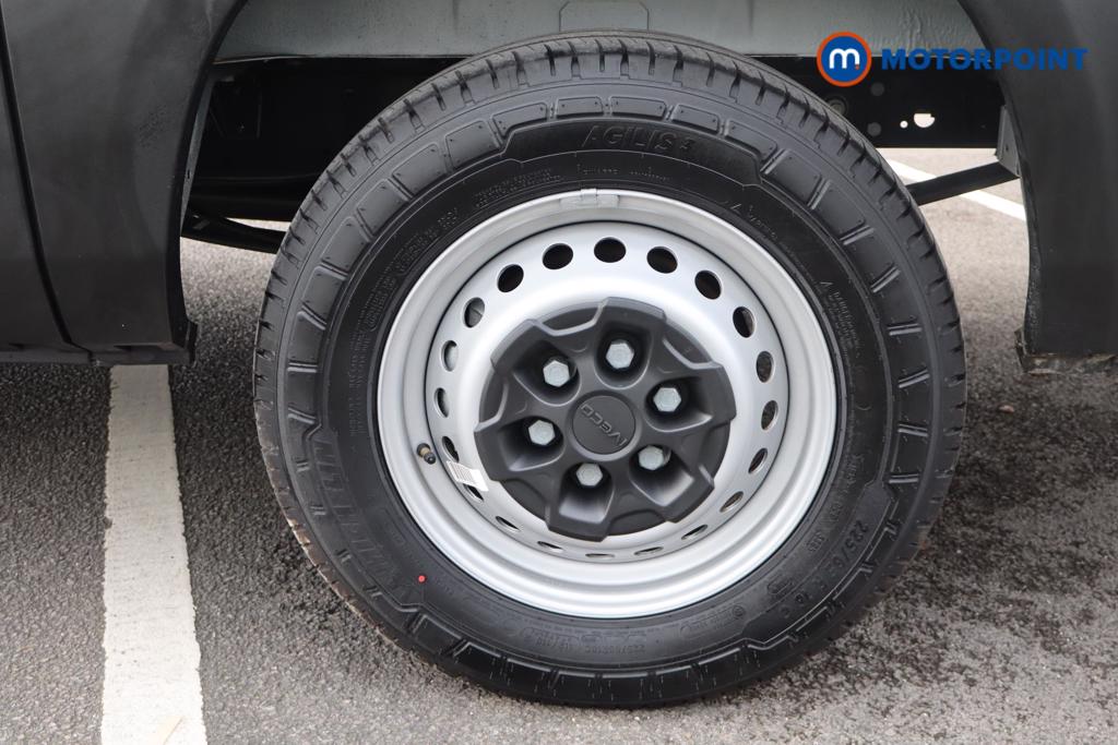 Iveco Daily Business Manual Diesel High Volume-High Roof Van - Stock Number (1597402) - 16th supplementary image