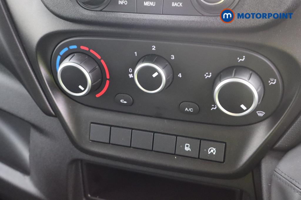 Iveco Daily Business Manual Diesel High Volume-High Roof Van - Stock Number (1597402) - Drivers side rear corner