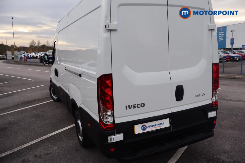 Iveco Daily Business Manual Diesel High Volume-High Roof Van - Stock Number (1597406) - 12th supplementary image