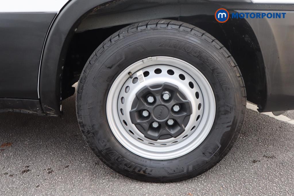 Iveco Daily Business Manual Diesel High Volume-High Roof Van - Stock Number (1597406) - 15th supplementary image