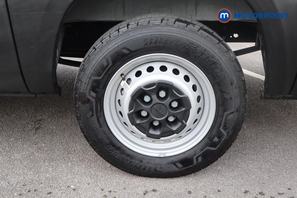 Iveco Daily Business Manual Diesel High Volume-High Roof Van - Stock Number (1597406) - 17th supplementary image