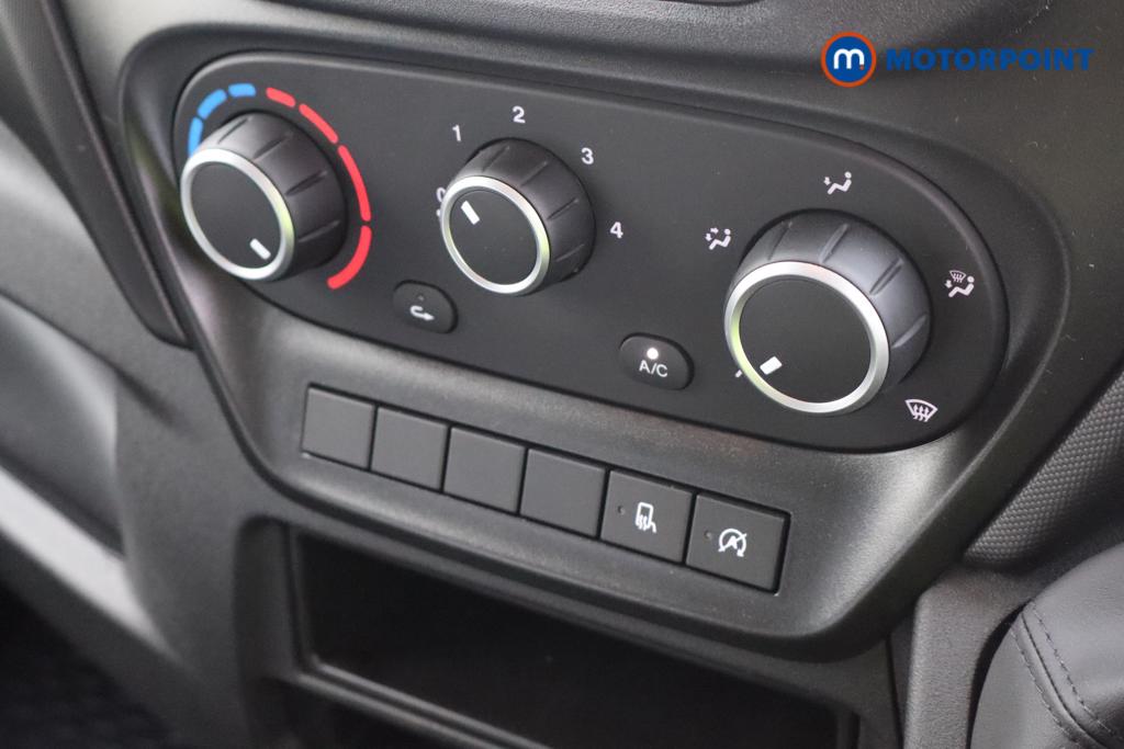 Iveco Daily Business Manual Diesel High Volume-High Roof Van - Stock Number (1597406) - Drivers side rear corner