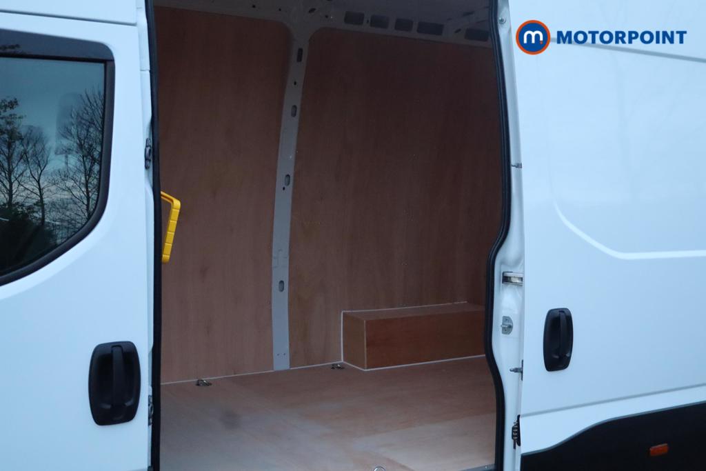 Iveco Daily Business Manual Diesel High Volume-High Roof Van - Stock Number (1597410) - 7th supplementary image