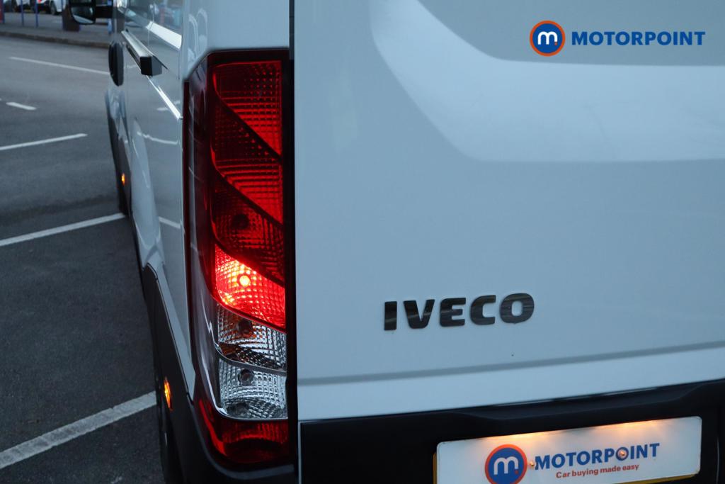 Iveco Daily Business Manual Diesel High Volume-High Roof Van - Stock Number (1597410) - 9th supplementary image