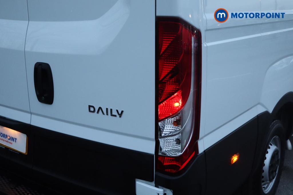 Iveco Daily Business Manual Diesel High Volume-High Roof Van - Stock Number (1597410) - 10th supplementary image
