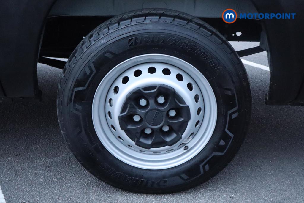 Iveco Daily Business Manual Diesel High Volume-High Roof Van - Stock Number (1597410) - 15th supplementary image