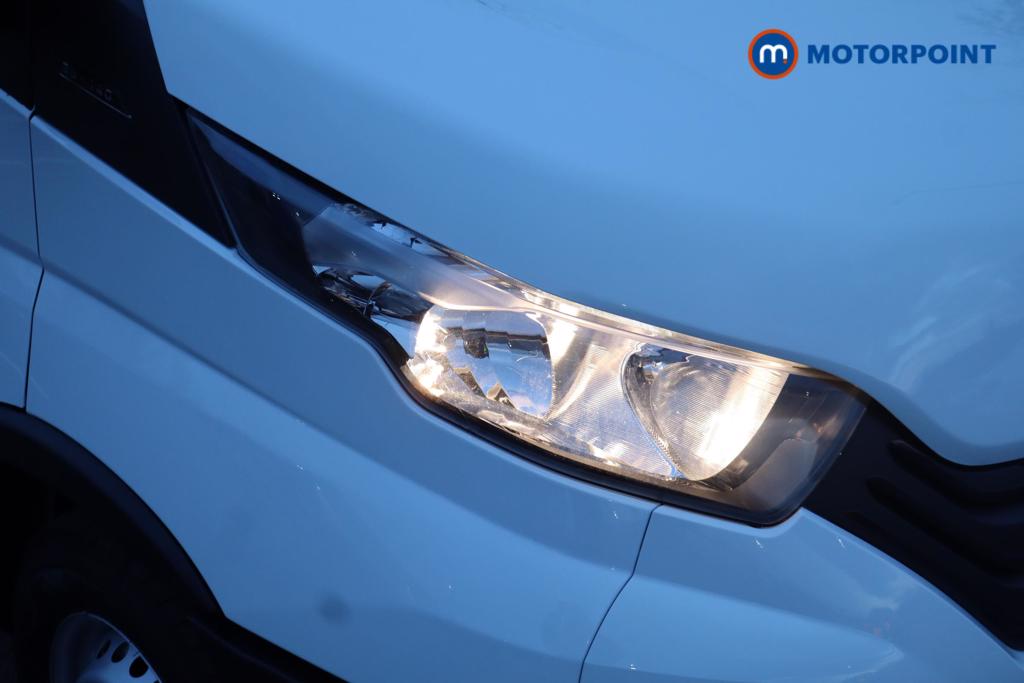 Iveco Daily Business Manual Diesel High Volume-High Roof Van - Stock Number (1597410) - 1st supplementary image