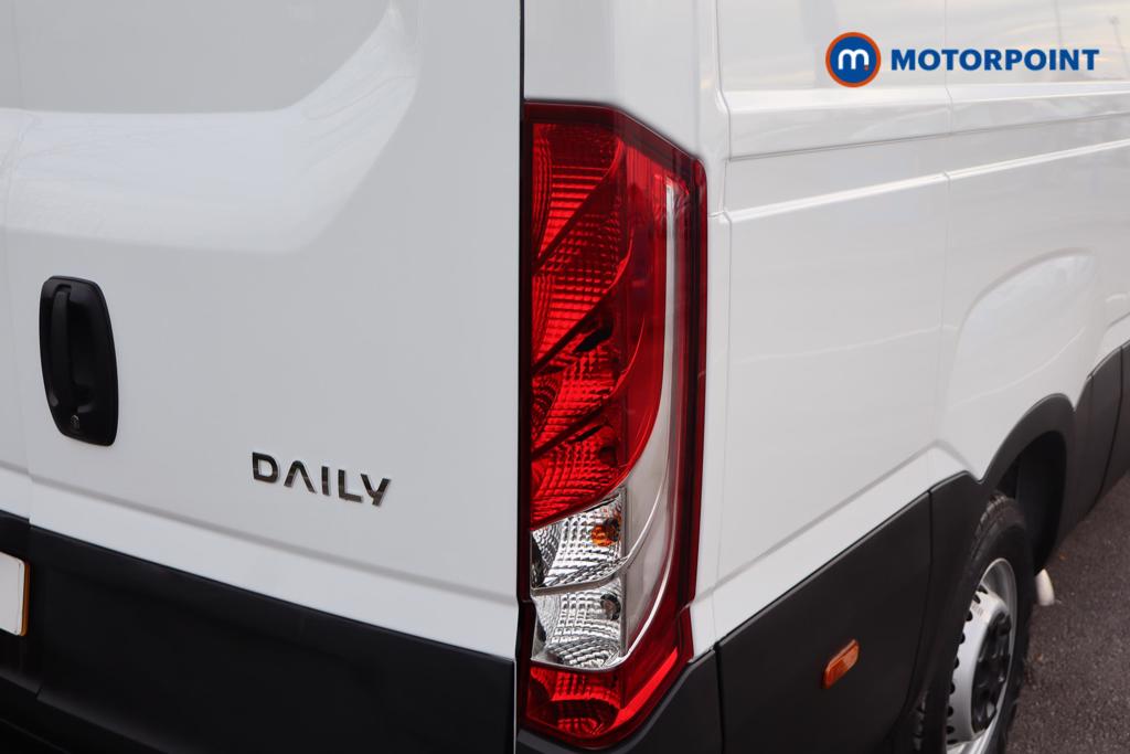 Iveco Daily Business Manual Diesel High Volume-High Roof Van - Stock Number (1597413) - 10th supplementary image