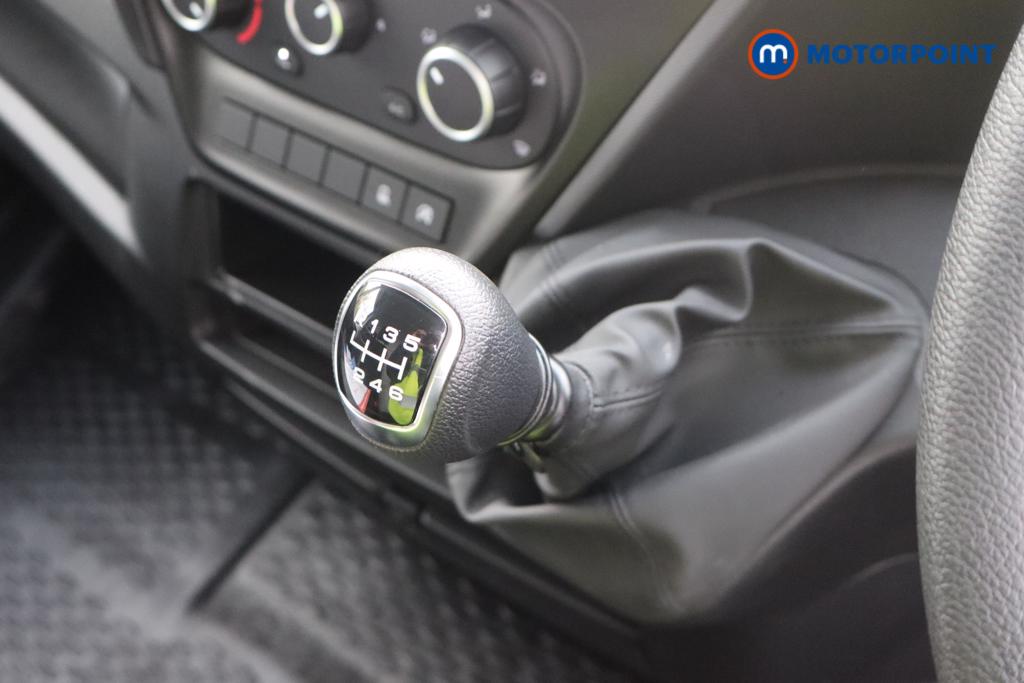 Iveco Daily Business Manual Diesel High Volume-High Roof Van - Stock Number (1597413) - Rear bumper