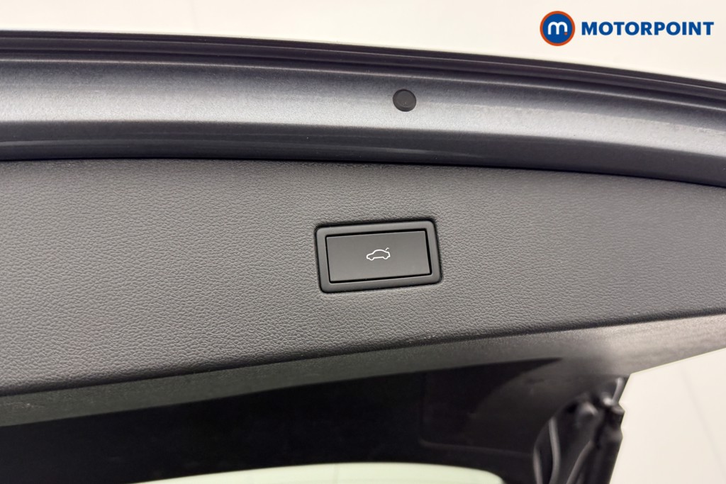 Volkswagen Tiguan Allspace Life Automatic Petrol SUV - Stock Number (1597606) - 23rd supplementary image