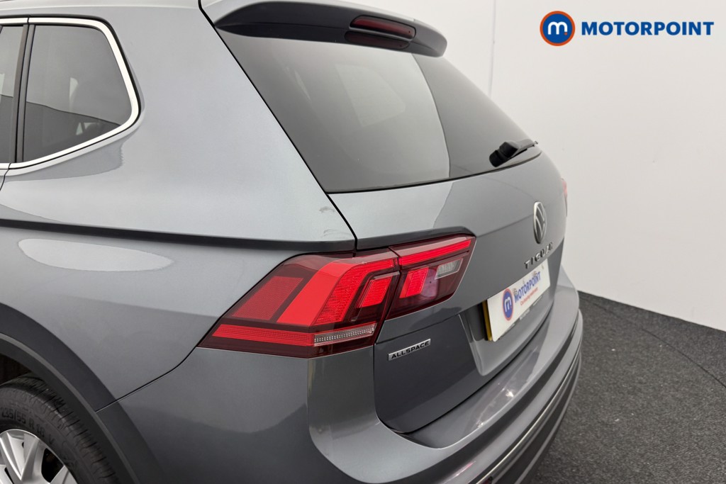 Volkswagen Tiguan Allspace Life Automatic Petrol SUV - Stock Number (1597606) - 29th supplementary image