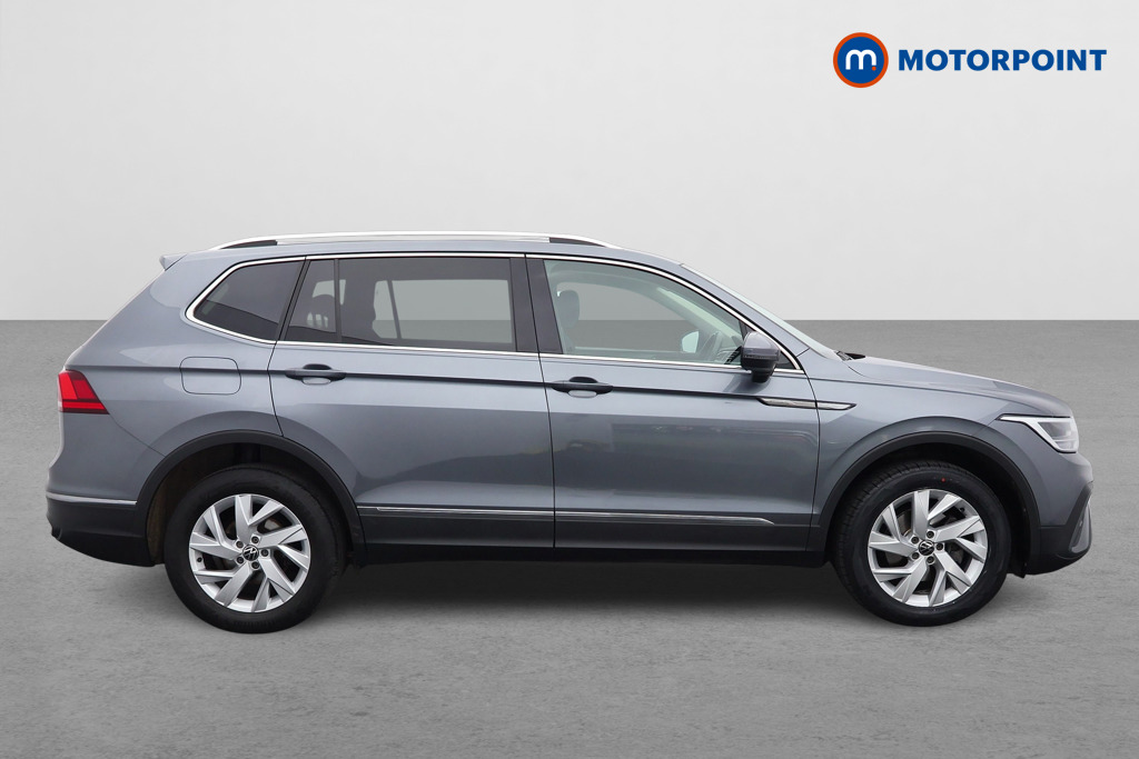 Volkswagen Tiguan Allspace Life Automatic Petrol SUV - Stock Number (1597606) - Drivers side