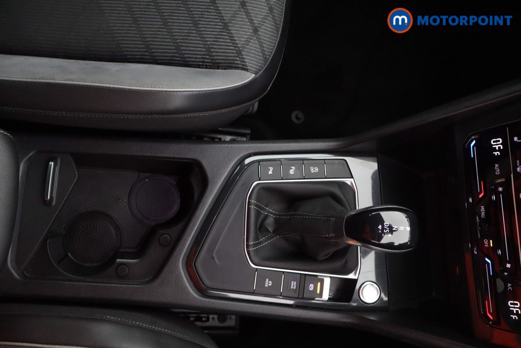 Volkswagen Tiguan R-Line Automatic Petrol SUV - Stock Number (1597834) - 9th supplementary image