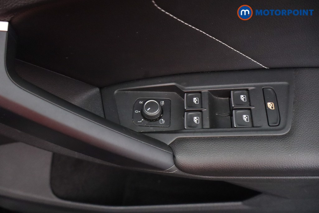 Volkswagen Tiguan R-Line Automatic Petrol SUV - Stock Number (1597834) - 11th supplementary image