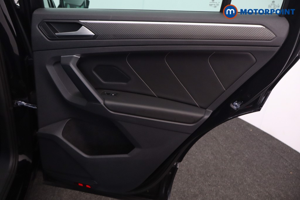Volkswagen Tiguan R-Line Automatic Petrol SUV - Stock Number (1597834) - 18th supplementary image