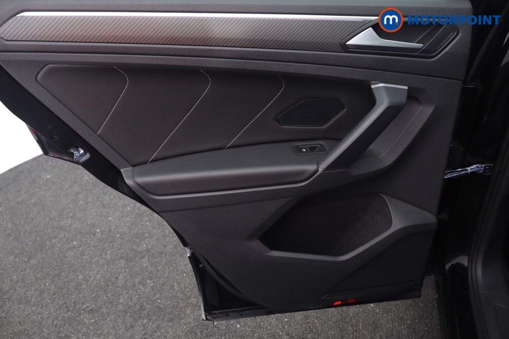 Volkswagen Tiguan R-Line Automatic Petrol SUV - Stock Number (1597834) - 19th supplementary image