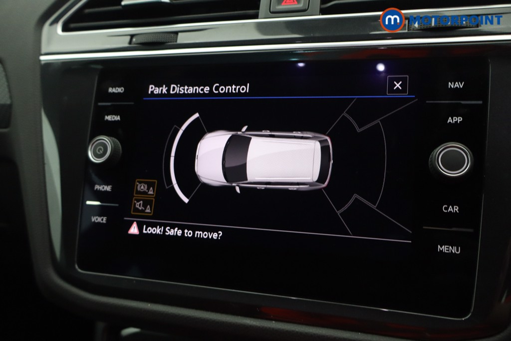 Volkswagen Tiguan R-Line Automatic Petrol SUV - Stock Number (1597834) - 30th supplementary image