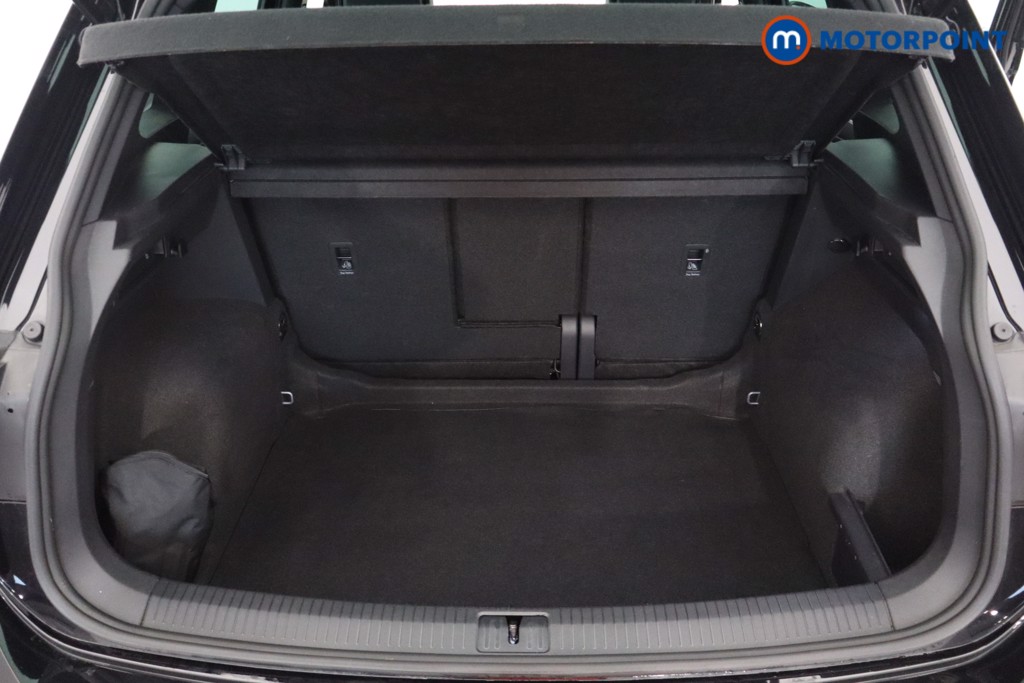 Volkswagen Tiguan R-Line Automatic Petrol SUV - Stock Number (1597834) - 39th supplementary image