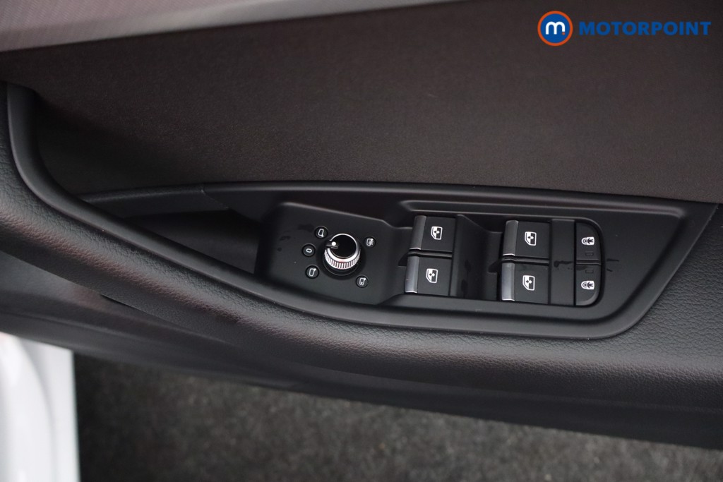 Audi A4 Technik Automatic Petrol Saloon - Stock Number (1597929) - 11th supplementary image