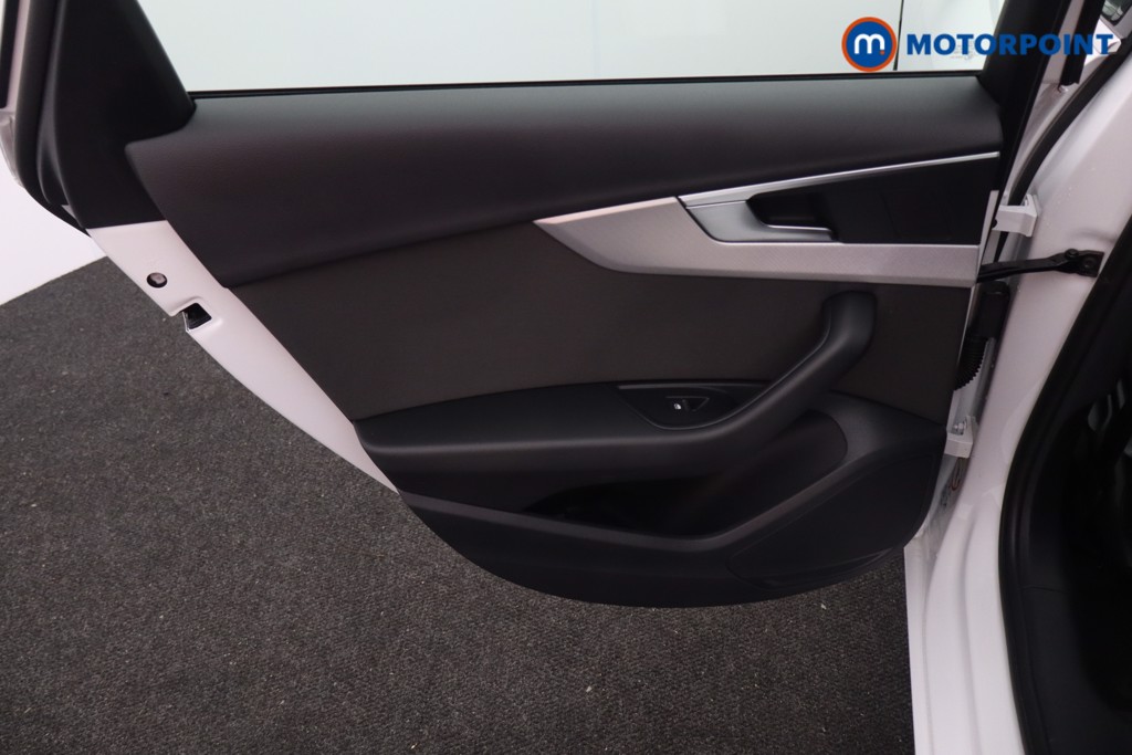 Audi A4 Technik Automatic Petrol Saloon - Stock Number (1597929) - 19th supplementary image