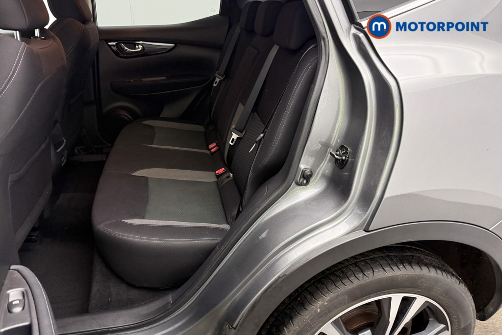 Nissan Qashqai N-Connecta Manual Petrol SUV - Stock Number (1598391) - 5th supplementary image