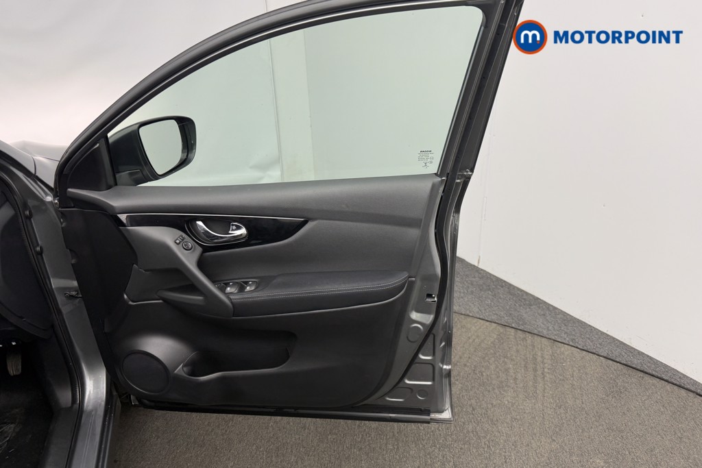 Nissan Qashqai N-Connecta Manual Petrol SUV - Stock Number (1598391) - 19th supplementary image
