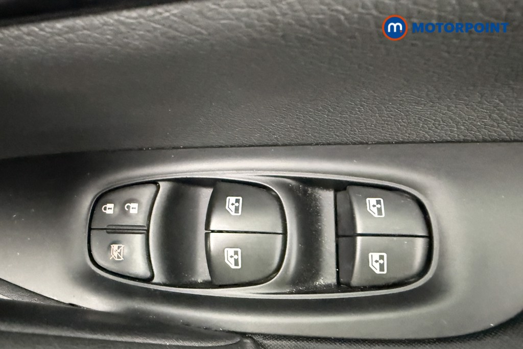 Nissan Qashqai N-Connecta Manual Petrol SUV - Stock Number (1598391) - 20th supplementary image