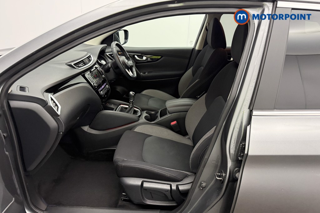 Nissan Qashqai N-Connecta Manual Petrol SUV - Stock Number (1598391) - 1st supplementary image
