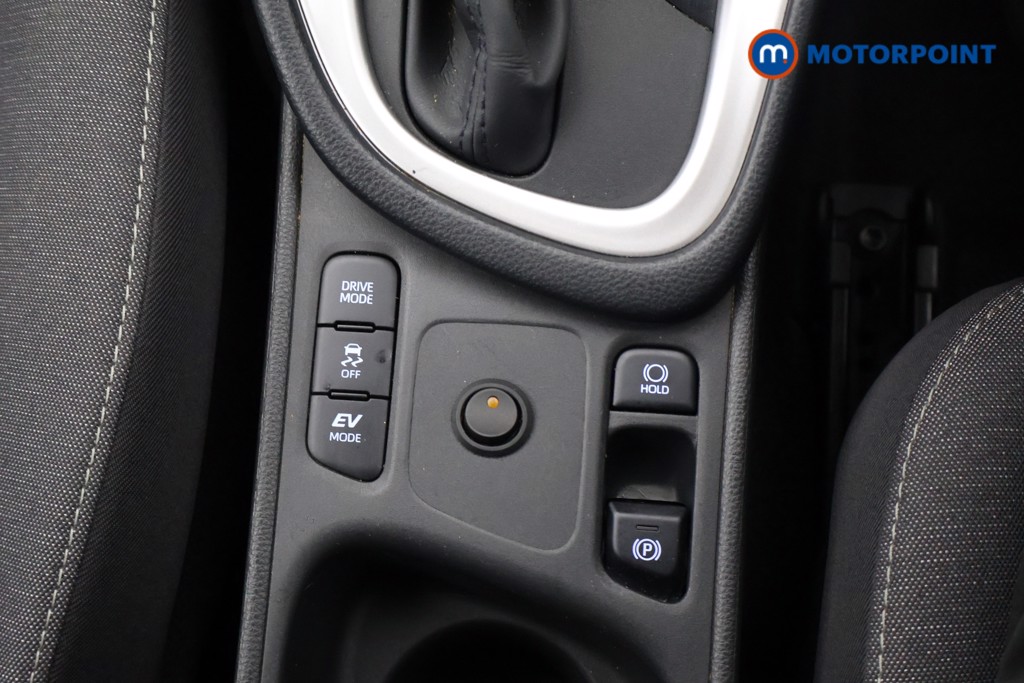 Toyota Yaris Design Automatic Petrol-Electric Hybrid Hatchback - Stock Number (1599987) - 10th supplementary image