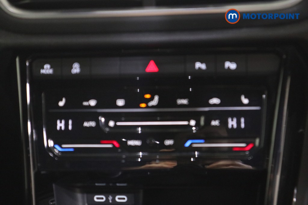 Volkswagen T-Roc R-Line Manual Petrol SUV - Stock Number (1600048) - 10th supplementary image