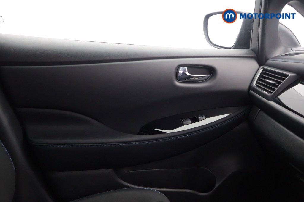 Nissan Leaf N-Connecta Automatic Electric Hatchback - Stock Number (1586944) - 15th supplementary image