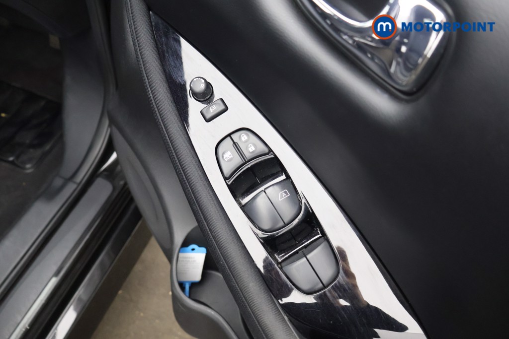 Nissan Leaf N-Connecta Automatic Electric Hatchback - Stock Number (1586944) - 19th supplementary image