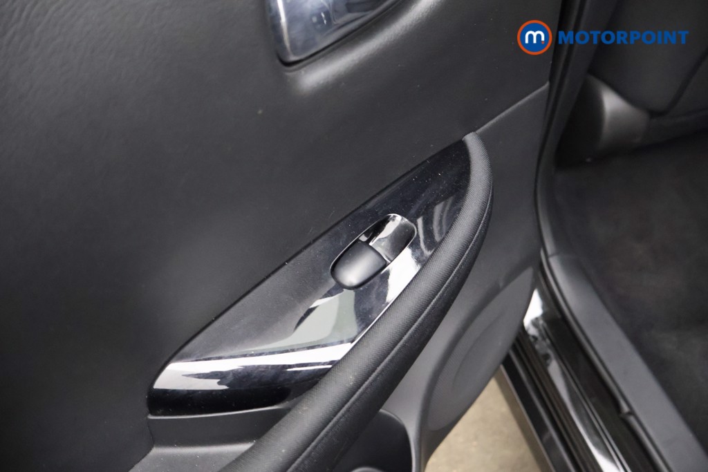 Nissan Leaf N-Connecta Automatic Electric Hatchback - Stock Number (1586944) - 27th supplementary image