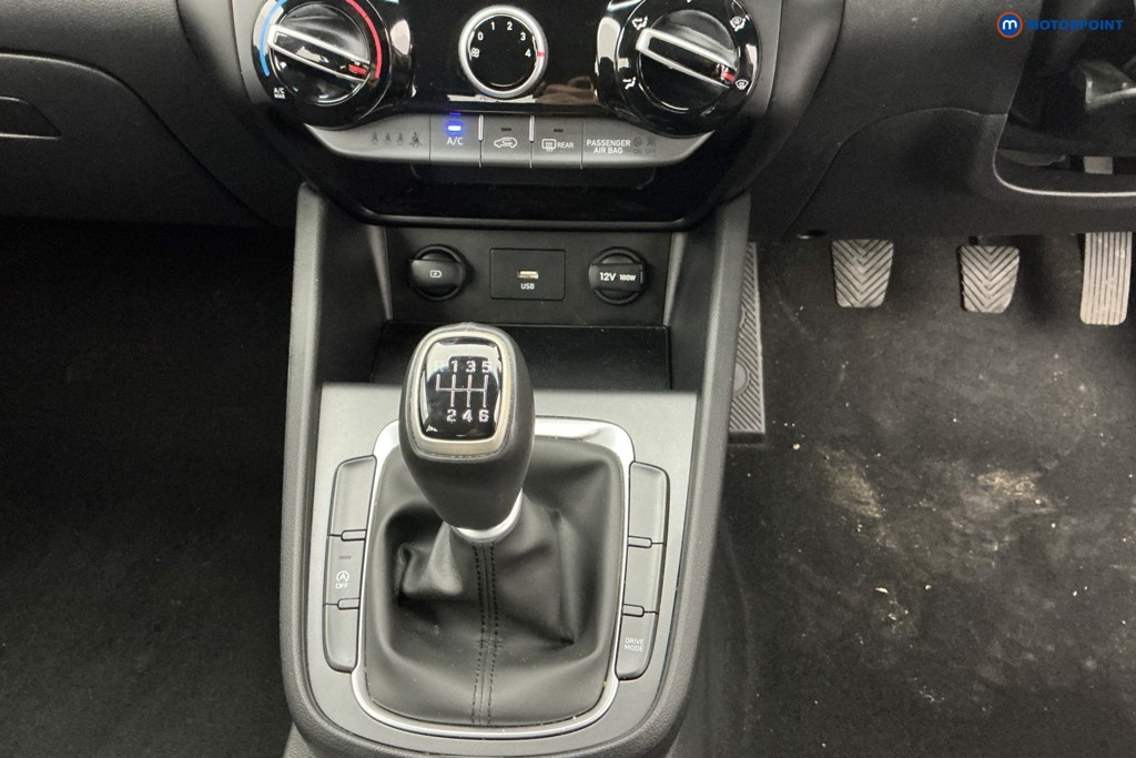 Hyundai Kona Se Connect Manual Petrol SUV - Stock Number (1589397) - 13th supplementary image