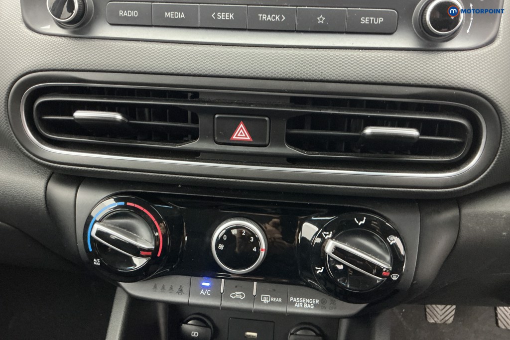 Hyundai Kona Se Connect Manual Petrol SUV - Stock Number (1589397) - 14th supplementary image