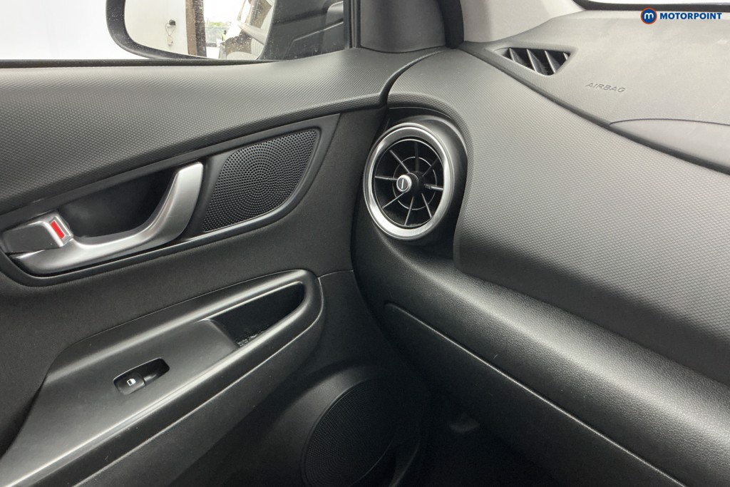 Hyundai Kona Se Connect Manual Petrol SUV - Stock Number (1589397) - 15th supplementary image