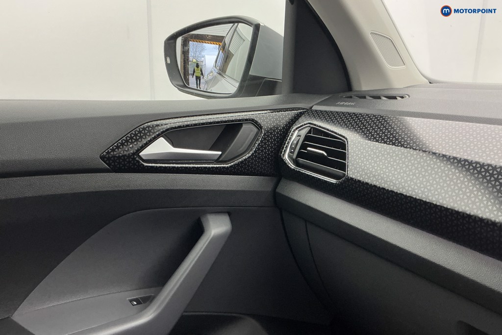 Volkswagen T-Cross SEL Manual Petrol SUV - Stock Number (1589869) - 17th supplementary image
