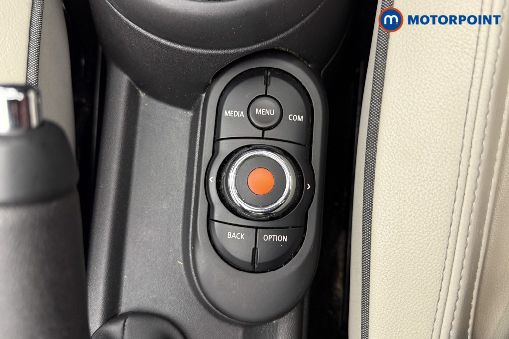 Mini Convertible Cooper S Exclusive Manual Petrol Convertible - Stock Number (1590859) - 9th supplementary image