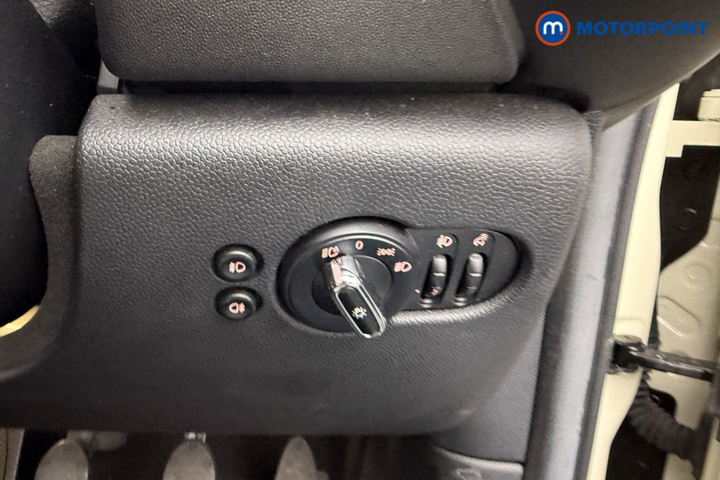 Mini Convertible Cooper S Exclusive Manual Petrol Convertible - Stock Number (1590859) - 13th supplementary image